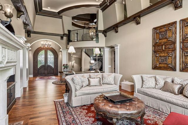 18083 Bearpath Trail, Eden Prairie, MN 55347