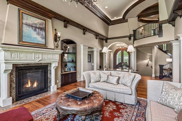 18083 Bearpath Trail, Eden Prairie, MN 55347