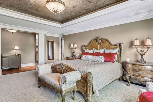 18083 Bearpath Trail, Eden Prairie, MN 55347