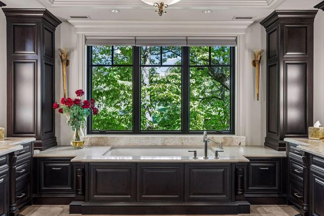 18083 Bearpath Trail, Eden Prairie, MN 55347