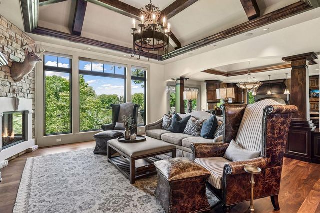 18083 Bearpath Trail, Eden Prairie, MN 55347