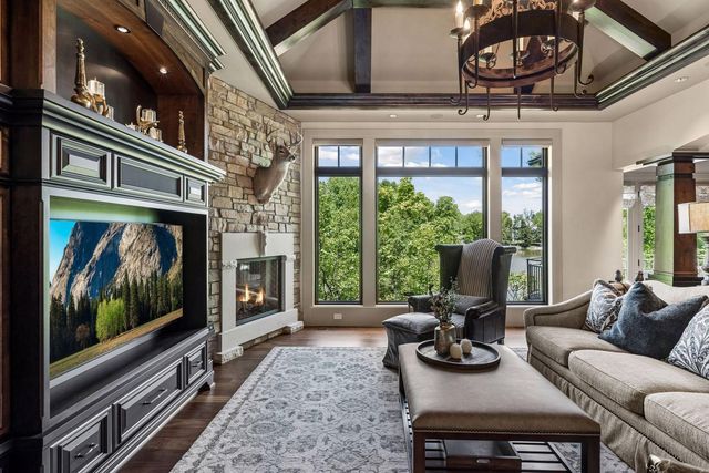 18083 Bearpath Trail, Eden Prairie, MN 55347