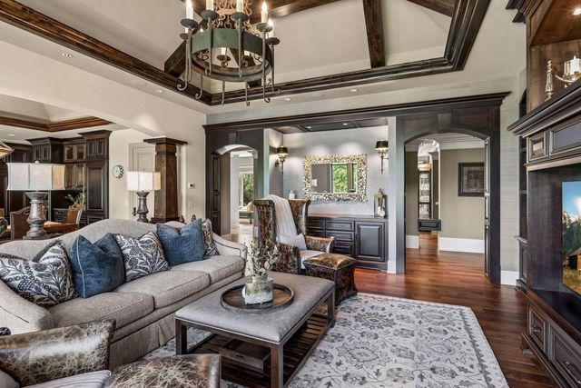 18083 Bearpath Trail, Eden Prairie, MN 55347