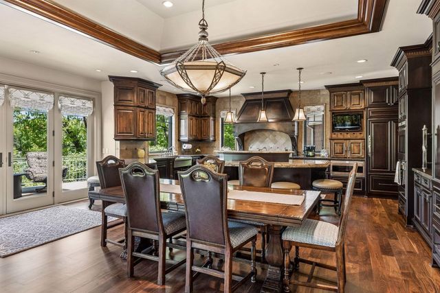 18083 Bearpath Trail, Eden Prairie, MN 55347