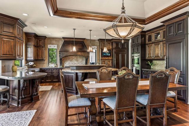 18083 Bearpath Trail, Eden Prairie, MN 55347