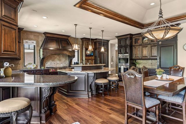 18083 Bearpath Trail, Eden Prairie, MN 55347