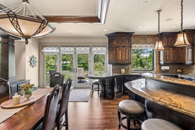 18083 Bearpath Trail, Eden Prairie, MN 55347