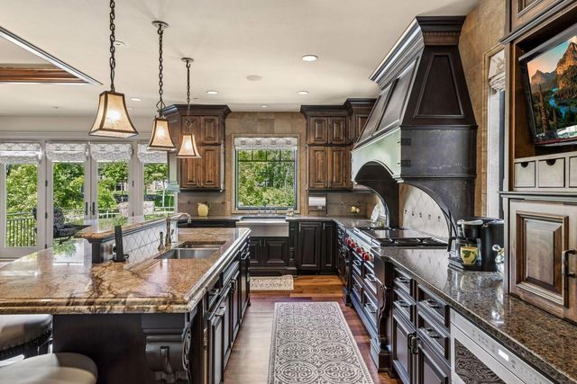 18083 Bearpath Trail, Eden Prairie, MN 55347