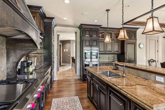 18083 Bearpath Trail, Eden Prairie, MN 55347