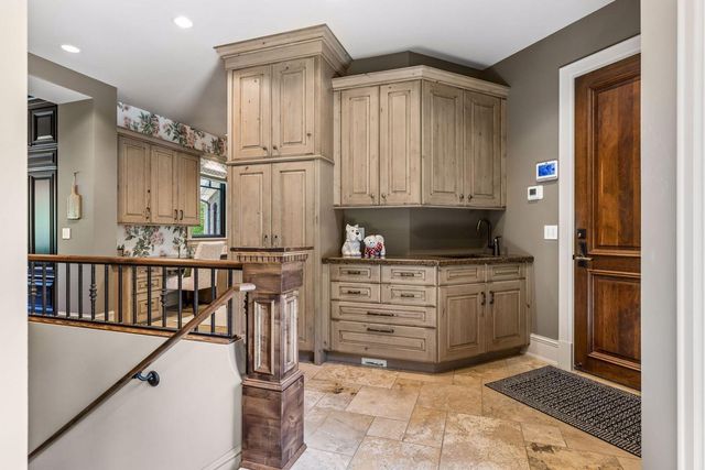 18083 Bearpath Trail, Eden Prairie, MN 55347