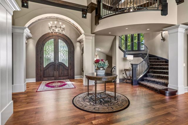 18083 Bearpath Trail, Eden Prairie, MN 55347