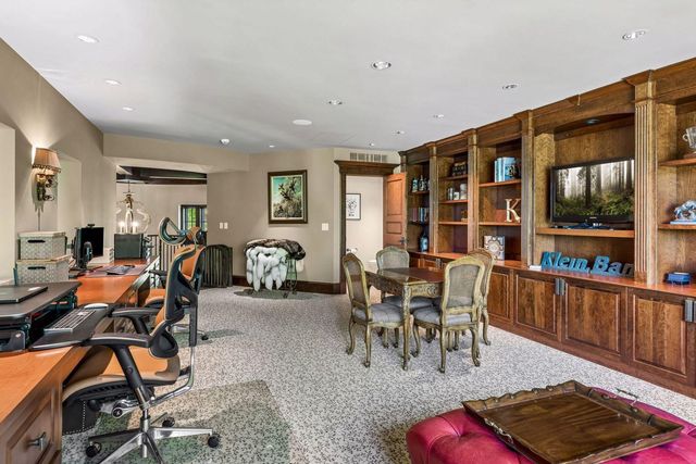 18083 Bearpath Trail, Eden Prairie, MN 55347
