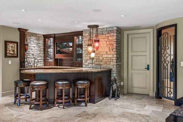 18083 Bearpath Trail, Eden Prairie, MN 55347