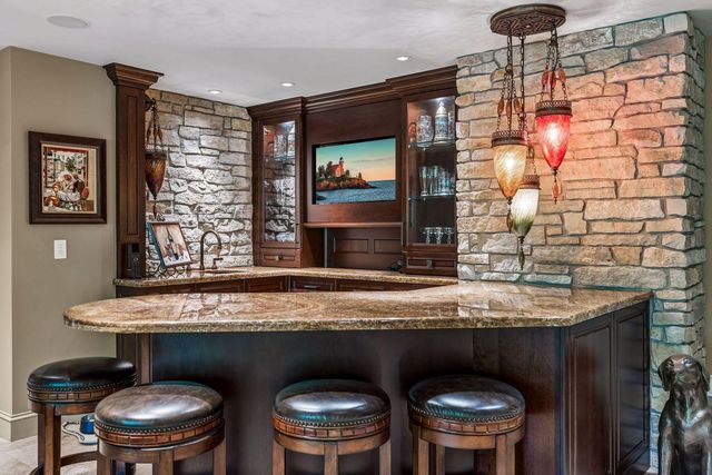 18083 Bearpath Trail, Eden Prairie, MN 55347