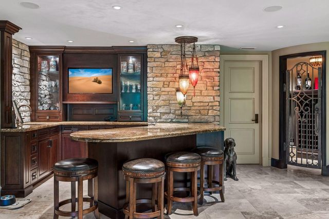 18083 Bearpath Trail, Eden Prairie, MN 55347