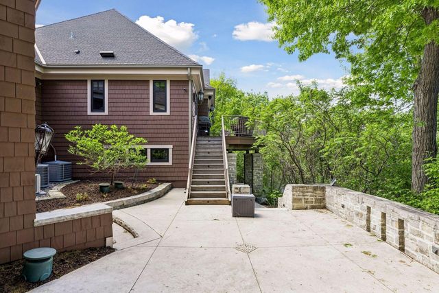 18083 Bearpath Trail, Eden Prairie, MN 55347