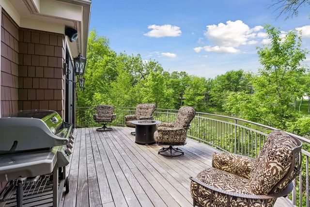 18083 Bearpath Trail, Eden Prairie, MN 55347