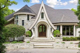 18083 Bearpath Trail, Eden Prairie, MN 55347