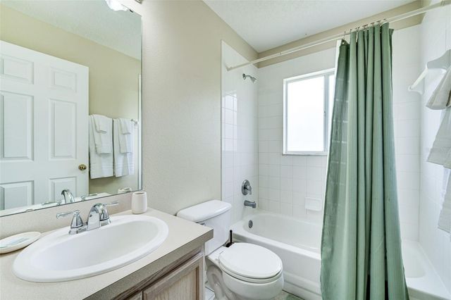 630 THOUSAND OAKS BOULEVARD, Davenport, FL 33896
