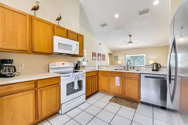 630 THOUSAND OAKS BOULEVARD, Davenport, FL 33896