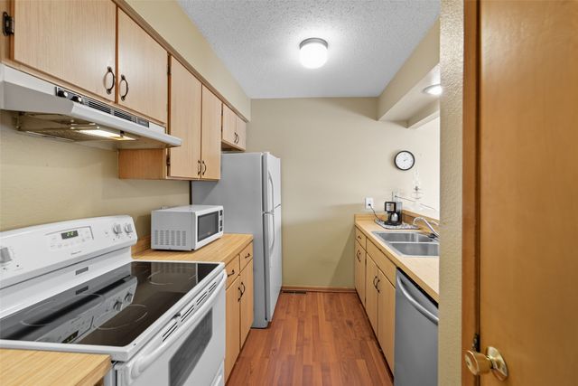 5618 Linden Circle, Johnston, IA 50131