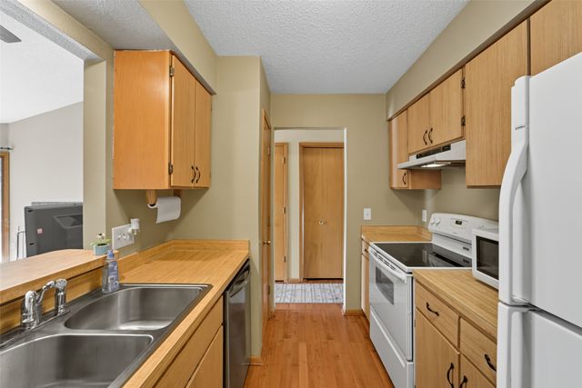 5618 Linden Circle, Johnston, IA 50131