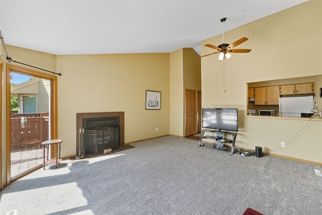 5618 Linden Circle, Johnston, IA 50131