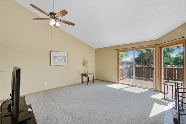 5618 Linden Circle, Johnston, IA 50131