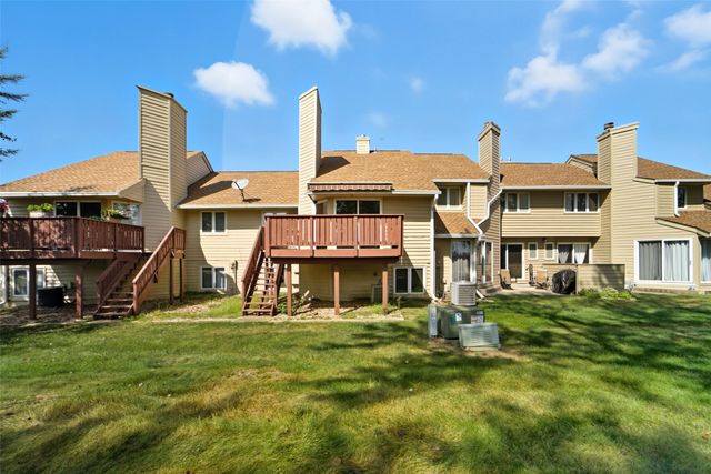 5618 Linden Circle, Johnston, IA 50131