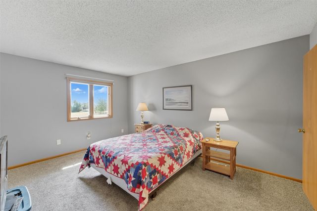 5618 Linden Circle, Johnston, IA 50131