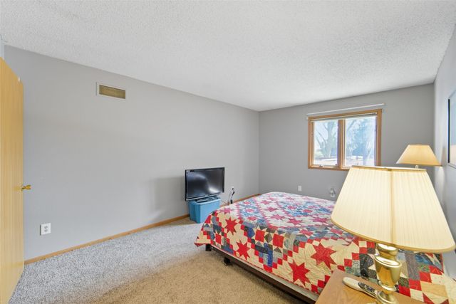 5618 Linden Circle, Johnston, IA 50131