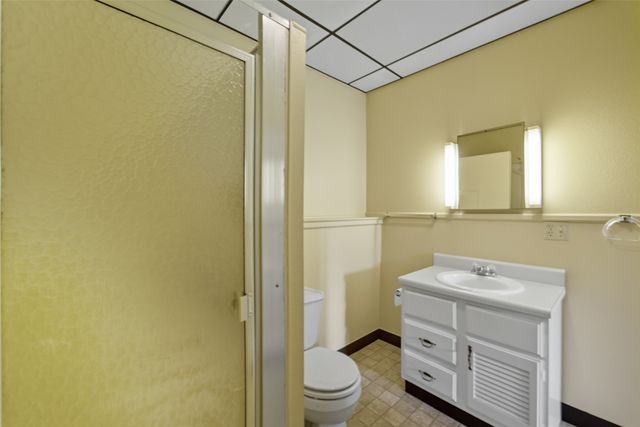 5618 Linden Circle, Johnston, IA 50131