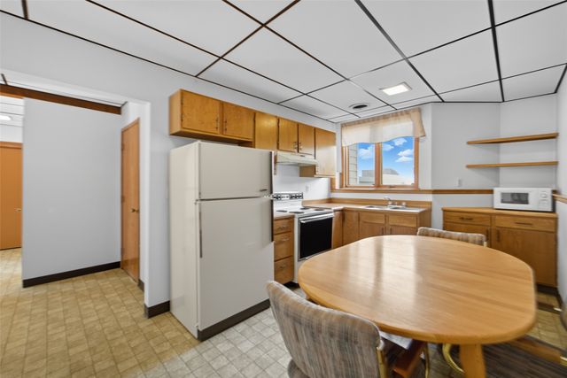 5618 Linden Circle, Johnston, IA 50131