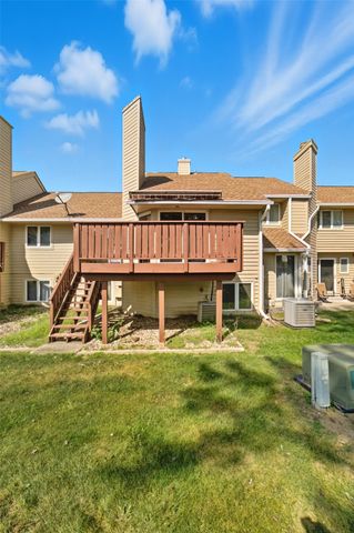 5618 Linden Circle, Johnston, IA 50131