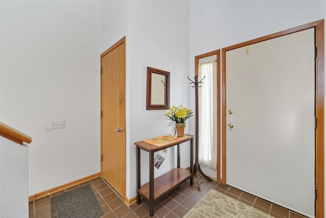 5618 Linden Circle, Johnston, IA 50131