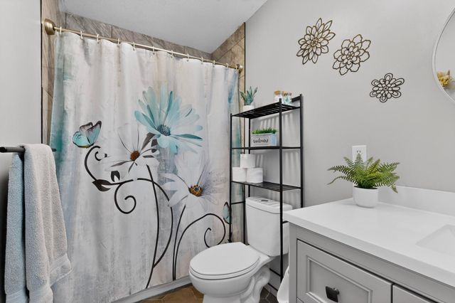 9715 Toltec Road NE, Albuquerque, NM 87111