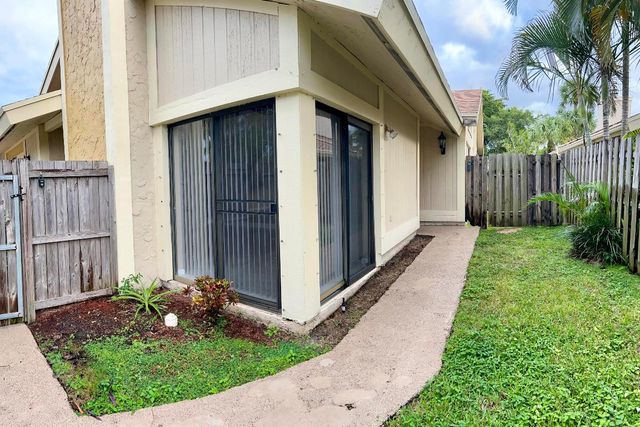 7614 Sierra Terrace W, Boca Raton, FL 33433