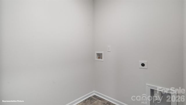 667 13th Avenue Drive NE, Hickory, NC 28601