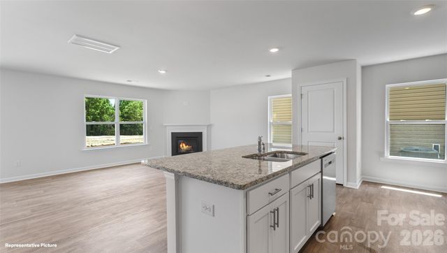 667 13th Avenue Drive NE, Hickory, NC 28601