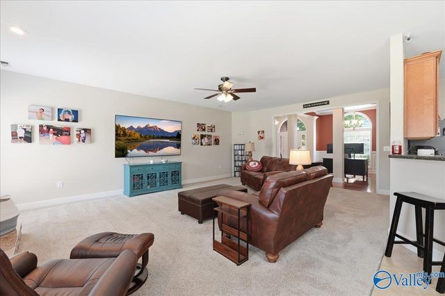 5018 Patriot Park Circle, Owens Cross Roads, AL 35763