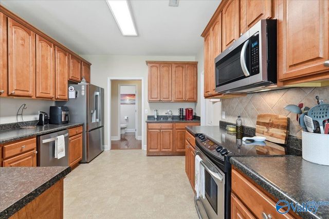 5018 Patriot Park Circle, Owens Cross Roads, AL 35763