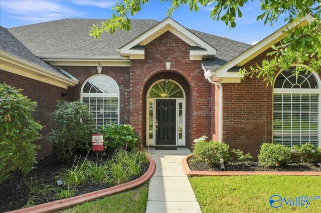 5018 Patriot Park Circle, Owens Cross Roads, AL 35763