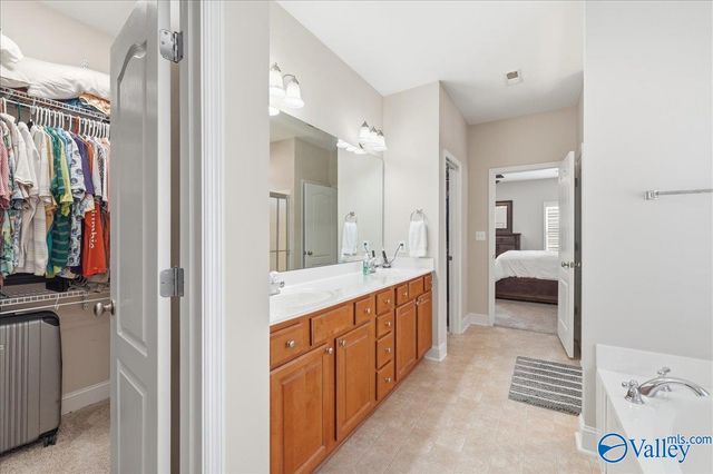 5018 Patriot Park Circle, Owens Cross Roads, AL 35763