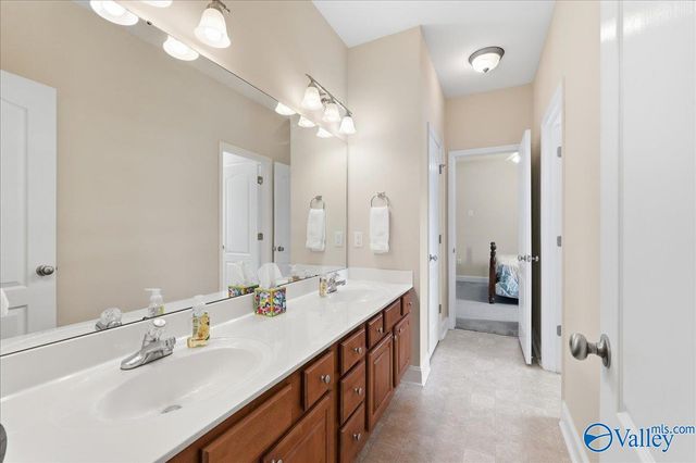 5018 Patriot Park Circle, Owens Cross Roads, AL 35763