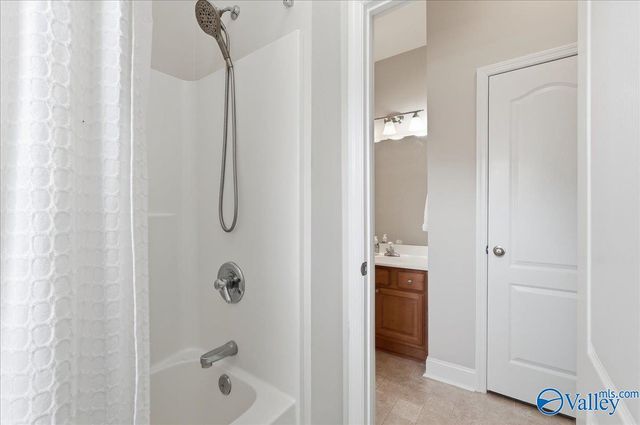 5018 Patriot Park Circle, Owens Cross Roads, AL 35763