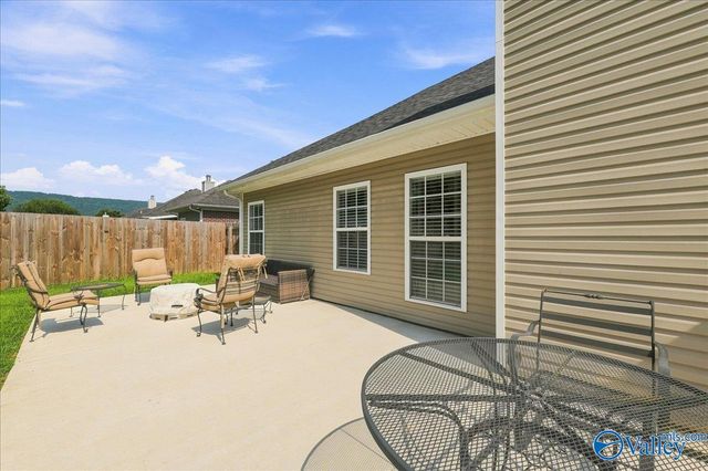 5018 Patriot Park Circle, Owens Cross Roads, AL 35763