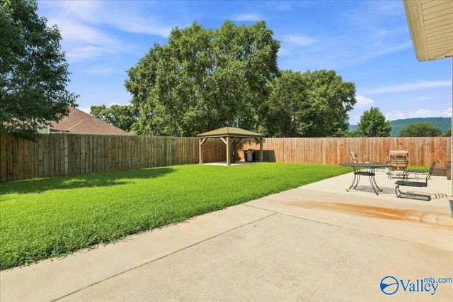 5018 Patriot Park Circle, Owens Cross Roads, AL 35763