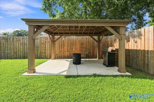 5018 Patriot Park Circle, Owens Cross Roads, AL 35763