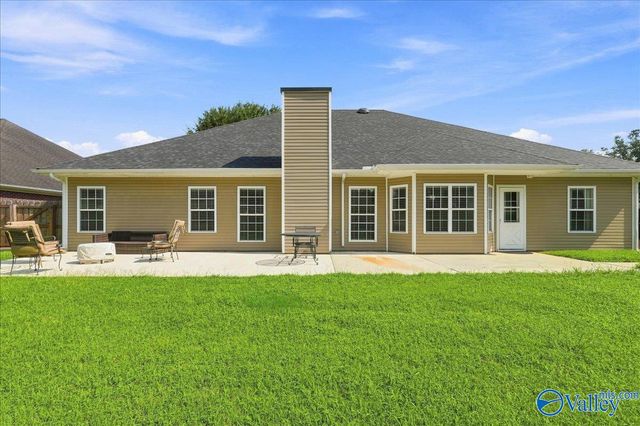 5018 Patriot Park Circle, Owens Cross Roads, AL 35763