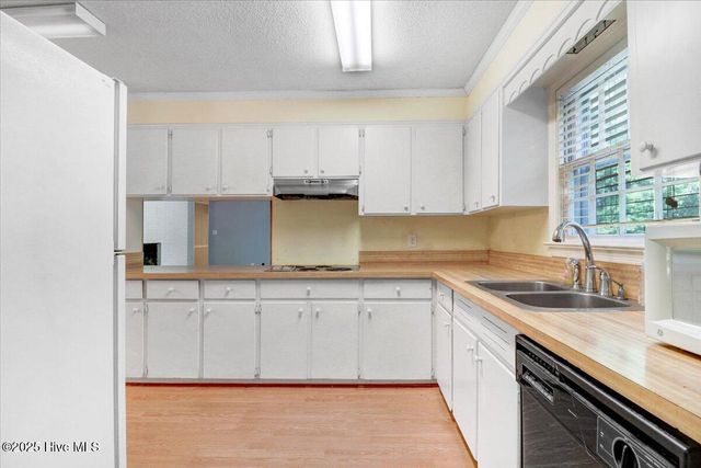 2102 Hardee Road, Kinston, NC 28504